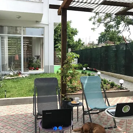 Хотел Akra *